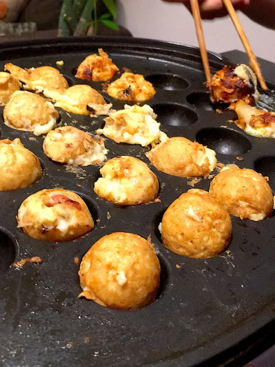 Snapdishの料理写真:たこ焼き晩ご飯〜

#タコ以外#キムチ#ウインナー#ちくわ 
何でもあり(^-^)|めかぶさん