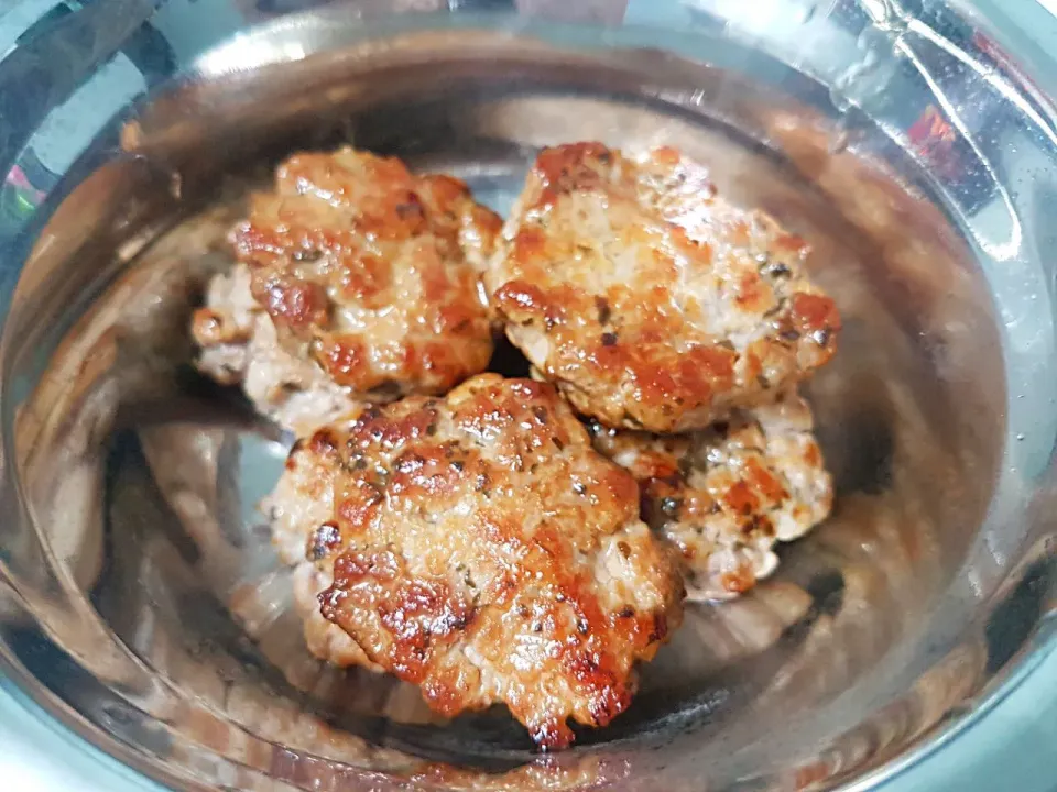 Minced pork patties with parsley pan fry with coconut oil for 🐕|🌷lynnlicious🌷さん