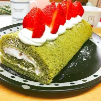 抹茶ロールケーキ☺︎|えいたーさん