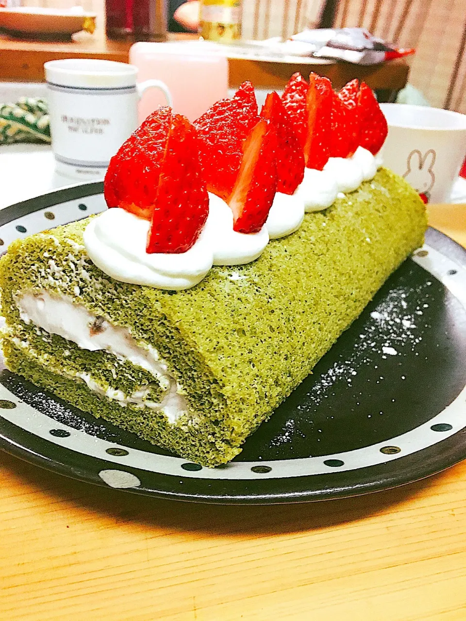 Snapdishの料理写真:抹茶ロールケーキ☺︎|えいたーさん