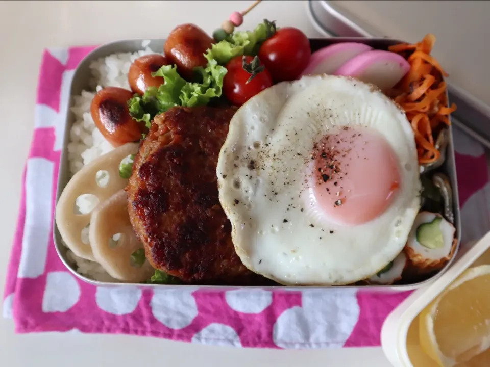 中学生男子弁当🍱
鶏つくねバーグで、ロコモコ丼🌴|なかじー。さん