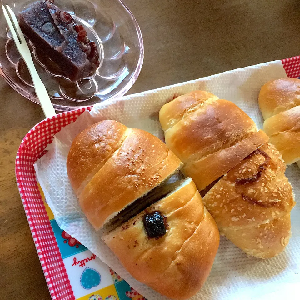 Snapdishの料理写真:今日の朝ごはん🍞塩パン4種食べ比べ|宙まめさん