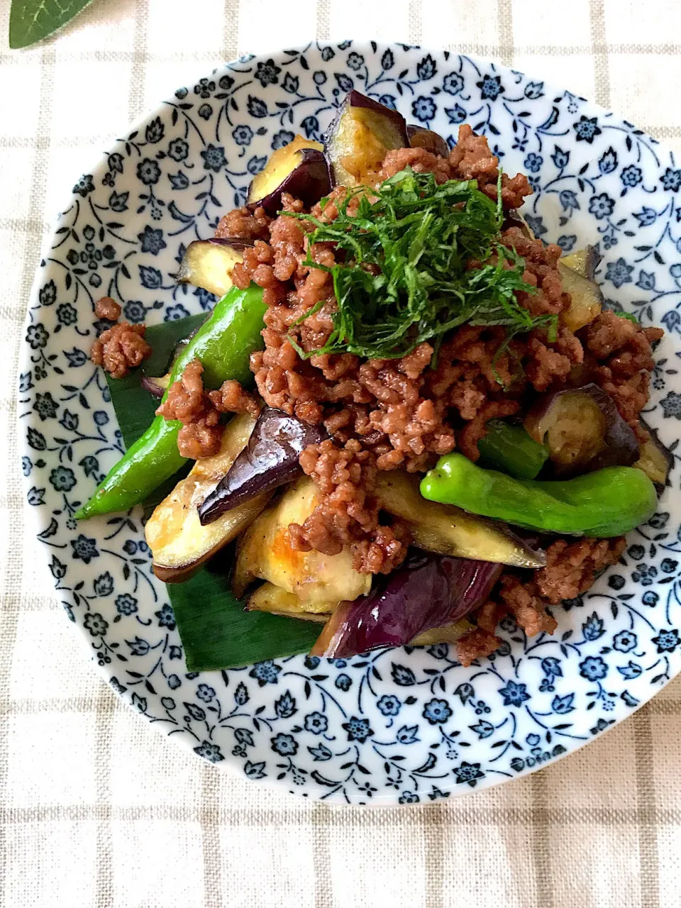 Snapdishの料理写真:茄子とししとうの肉味噌炒め|ゆみさん