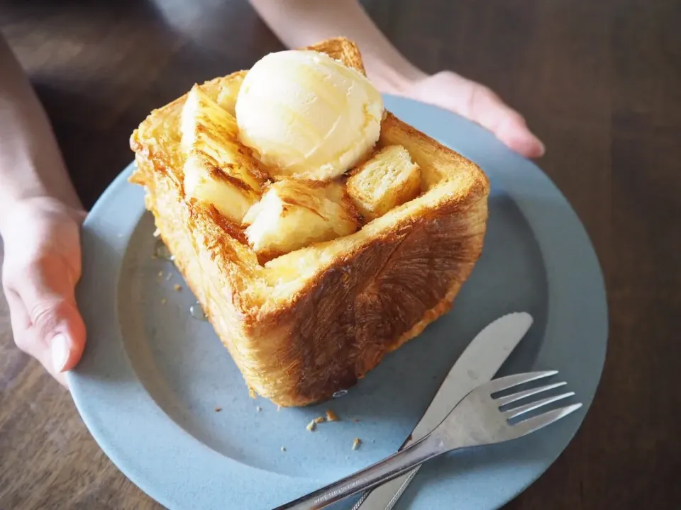 デニッシュ食パンのバニラアイスはちみつトッピング♡|moemamanさん