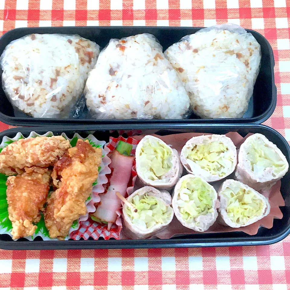 息子のお弁当 唐揚げ アスパラベーコン
キャベツの肉巻き おにぎり|keitakumamaさん
