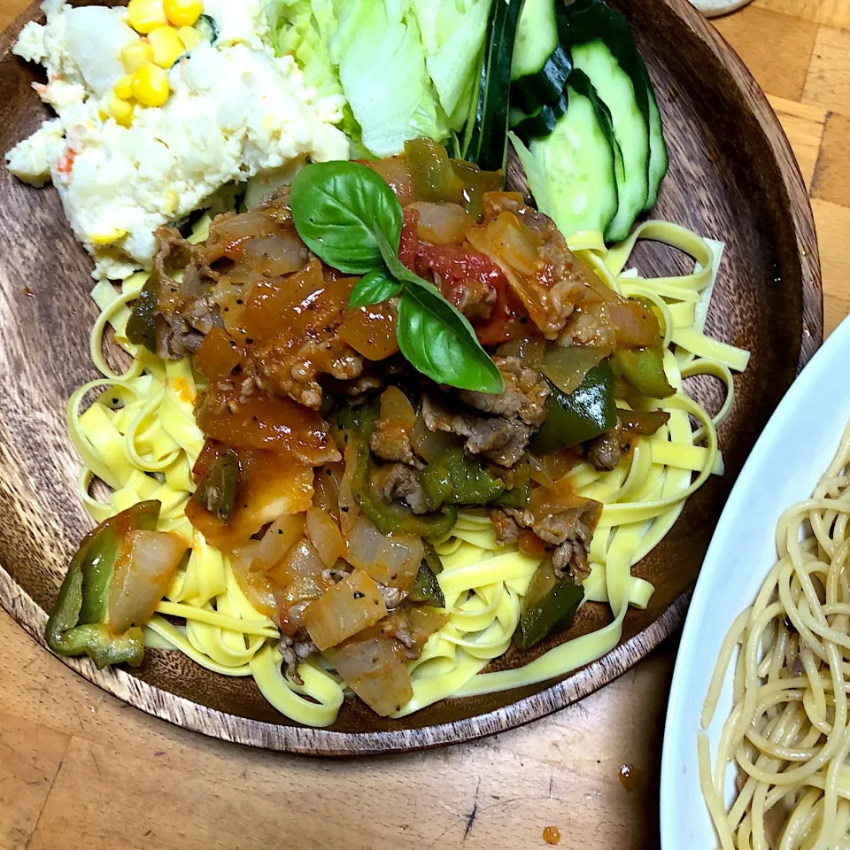 Snapdishの料理写真:牛肉のトマトソーススパゲッティ|ミカさん