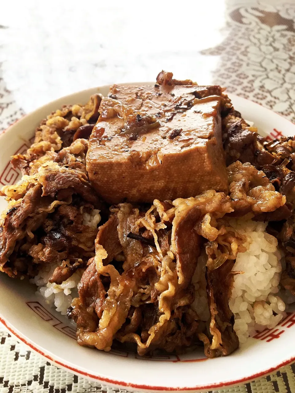 Snapdishの料理写真:翌日の餌めし牛丼・・・いや、もうエサです（笑）|ヨシヨシさん