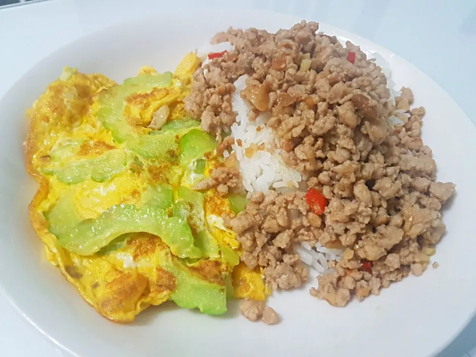 Bittergourd omelette + fermented bean pork😍😋|🌷lynnlicious🌷さん