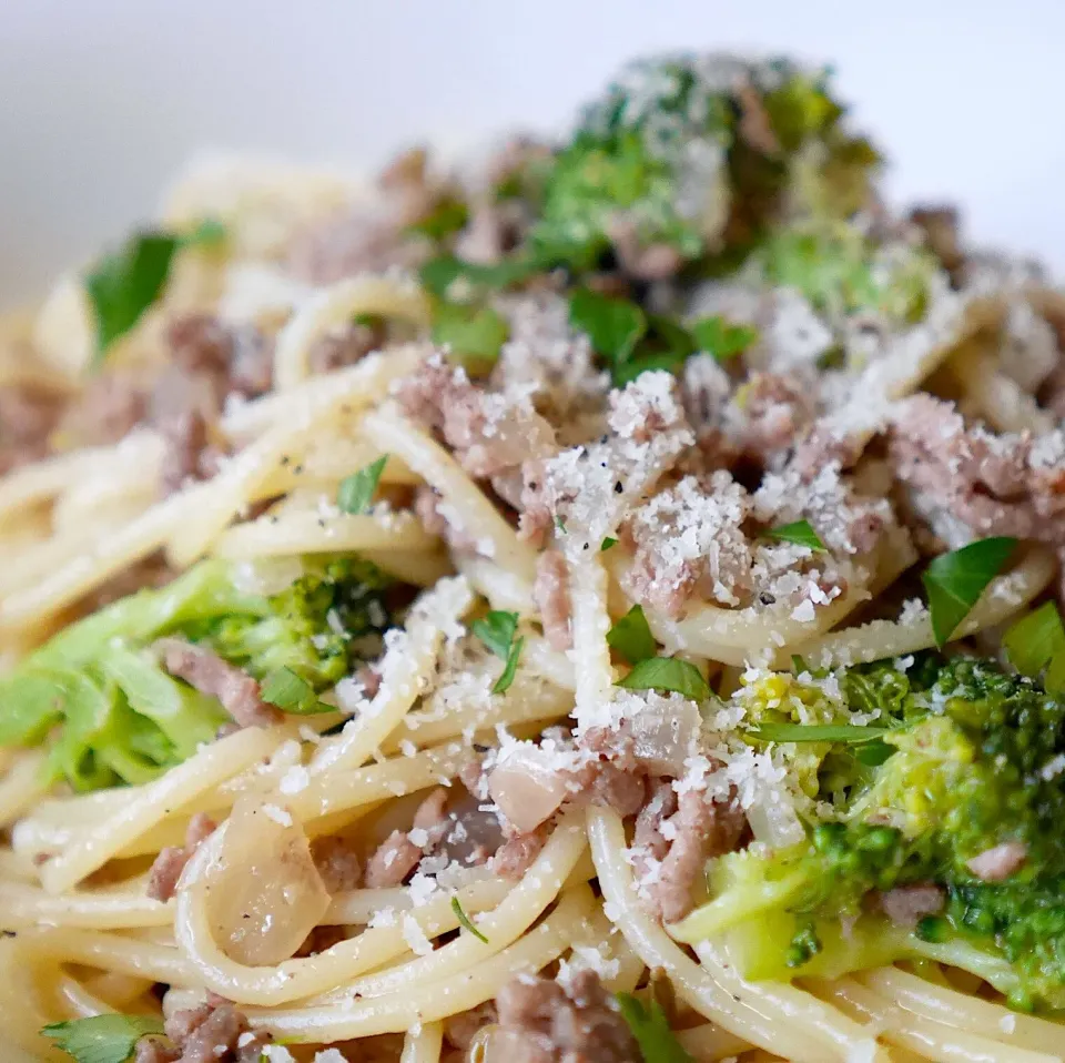 白いラグーのスパゲティ
Spaghetti al Ragù Bianco
 #パスタ  #スパゲティ #ラグー #白いラグー|もっちゃんさん