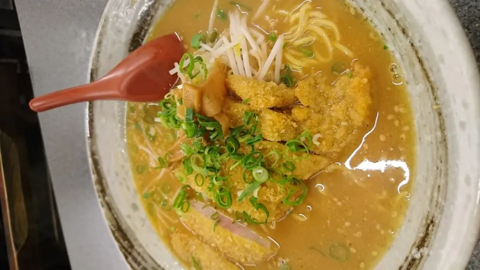 名物！カツラーメンみそ味|tomoyuki.nakaharaさん