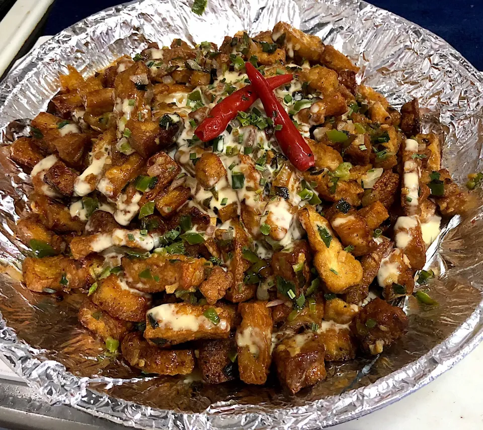 Snapdishの料理写真:Special tofu sisig|Fuhjikoh Ery Triskelionさん