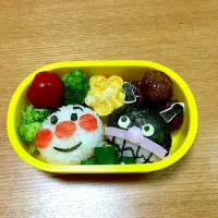 Snapdishの料理写真:アンパンマンとバイキンマンおにぎり弁当|8friendsさん