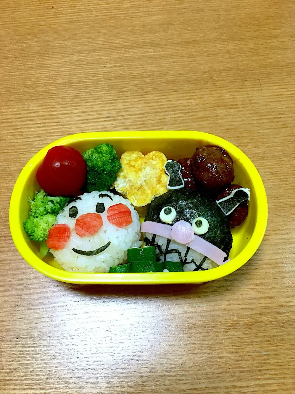 アンパンマンとバイキンマンおにぎり弁当|8friendsさん