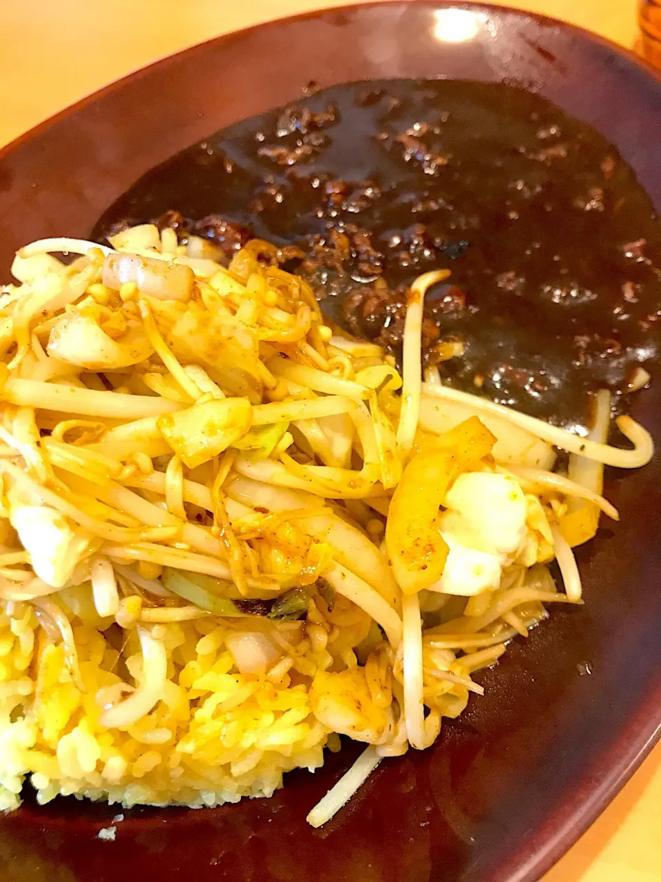 ビーフ野菜炒めカレー！店名が意味深のみぼうじんカレー。|Tomyさん