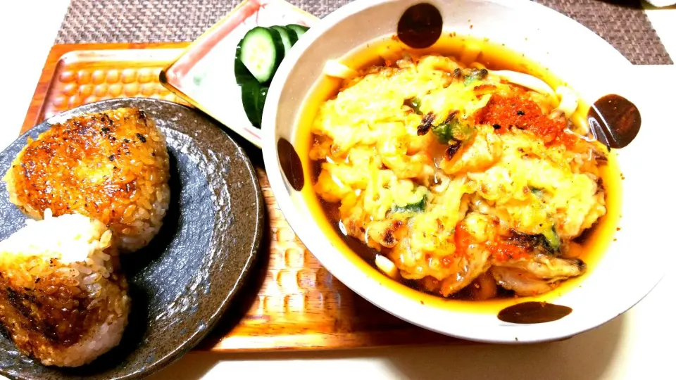 余りご飯で甘辛い醤油焼おにぎり
かき揚げうどんの定食|vege食堂さん