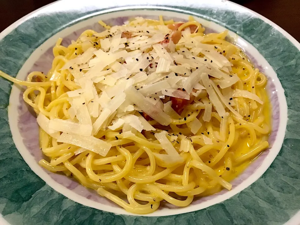 鎌倉パスタ  本気のカルボナーラ|もにもにかさん