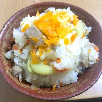 Snapdishの料理写真:ミモレットチーズ乗せプロフ|しゅんすけさん