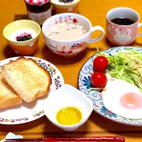 Snapdishの料理写真:我が家の定番の朝食です。|amikaさん