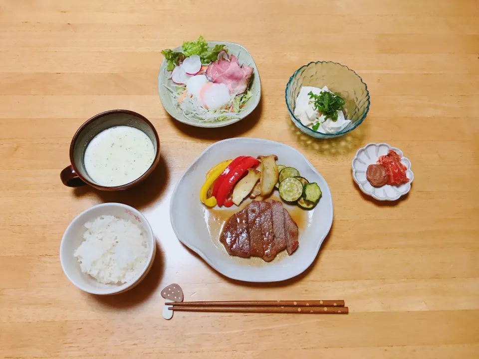 牛モモステーキと焼き野菜|ちゃみこさん