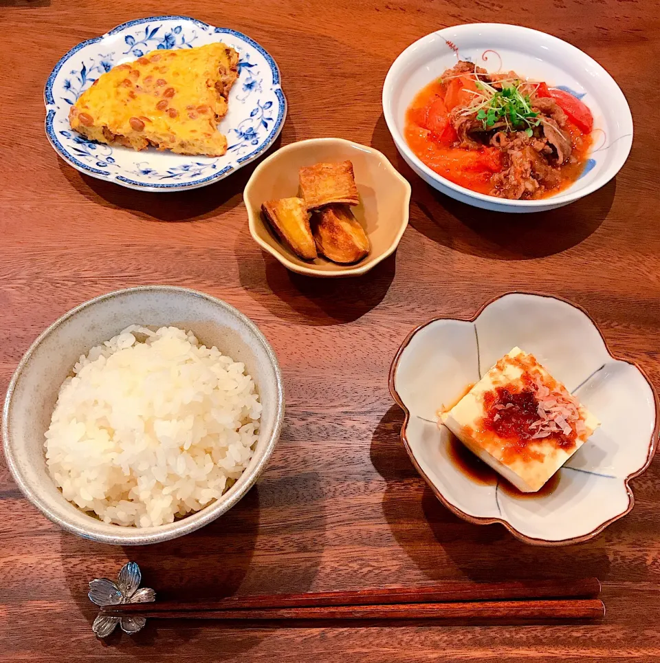 牛肉とトマトの中華炒めの夕飯|hinaponさん