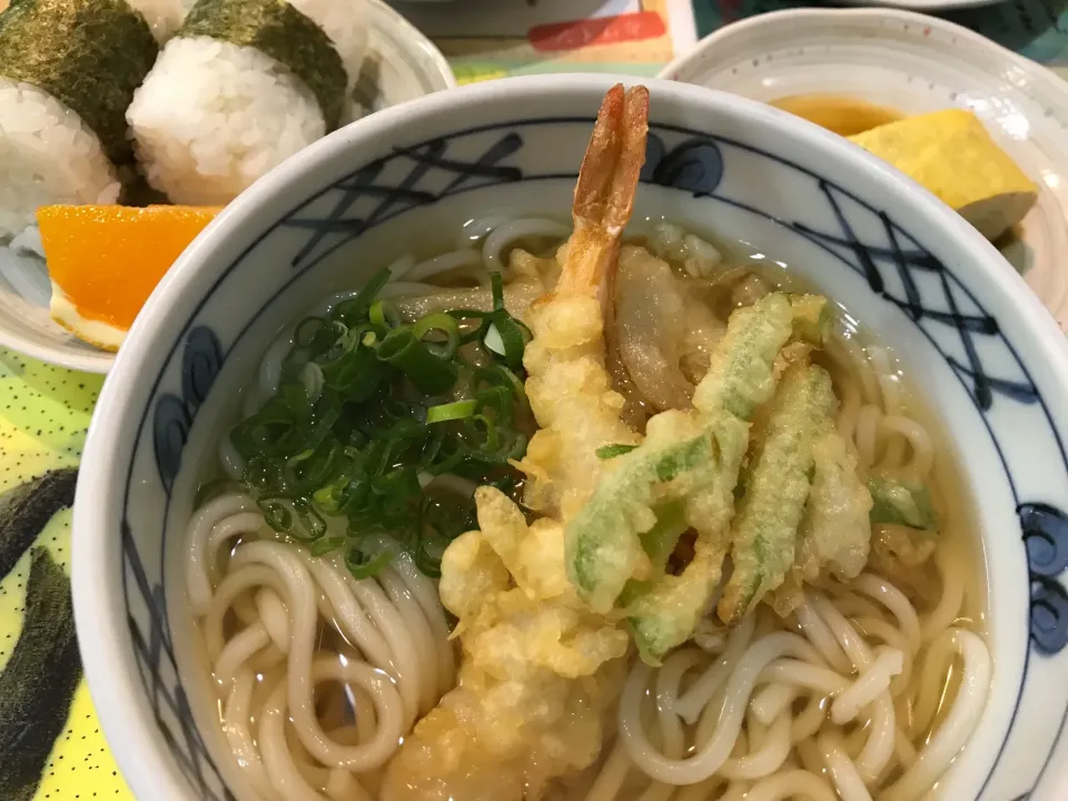 Snapdishの料理写真:天ぷらうどん定食|buhizouさん