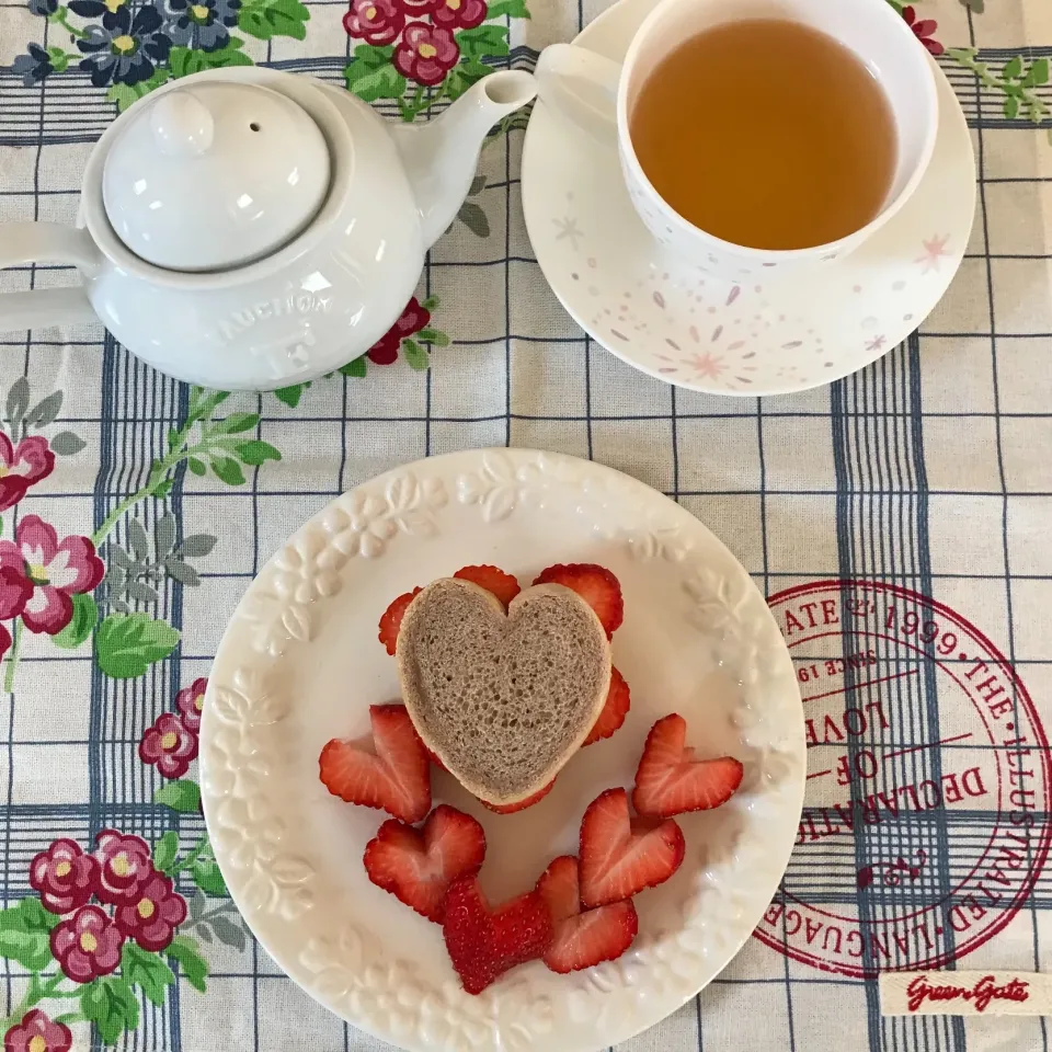 いちごづくしのサンドイッチ🍓|Ｌilicaさん