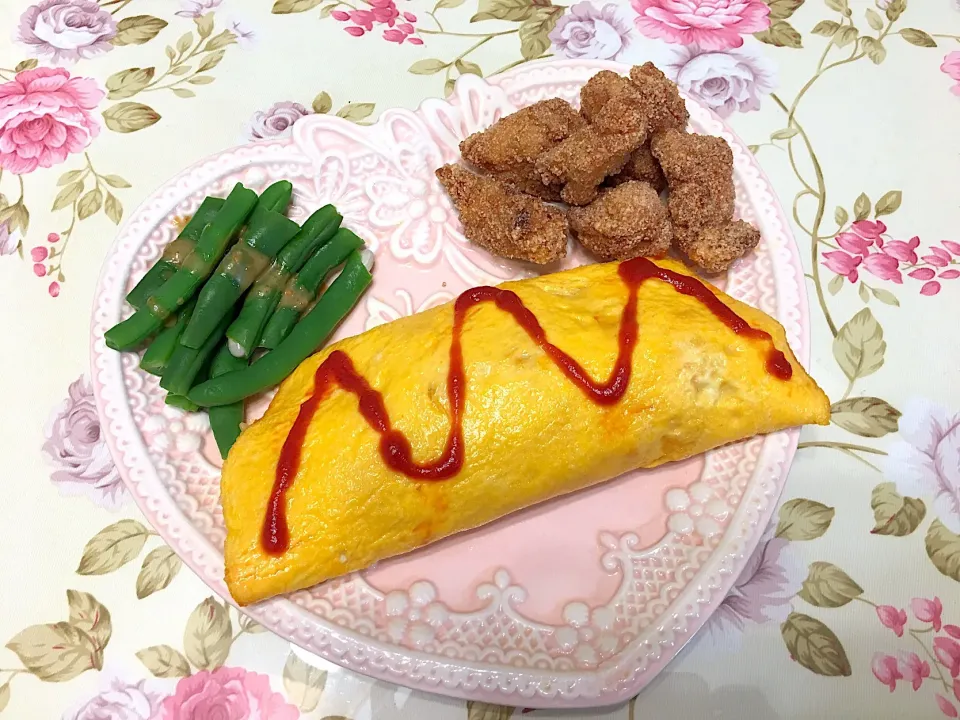 Snapdishの料理写真:Omu-raisu茄汁蛋包飯|Angelさん