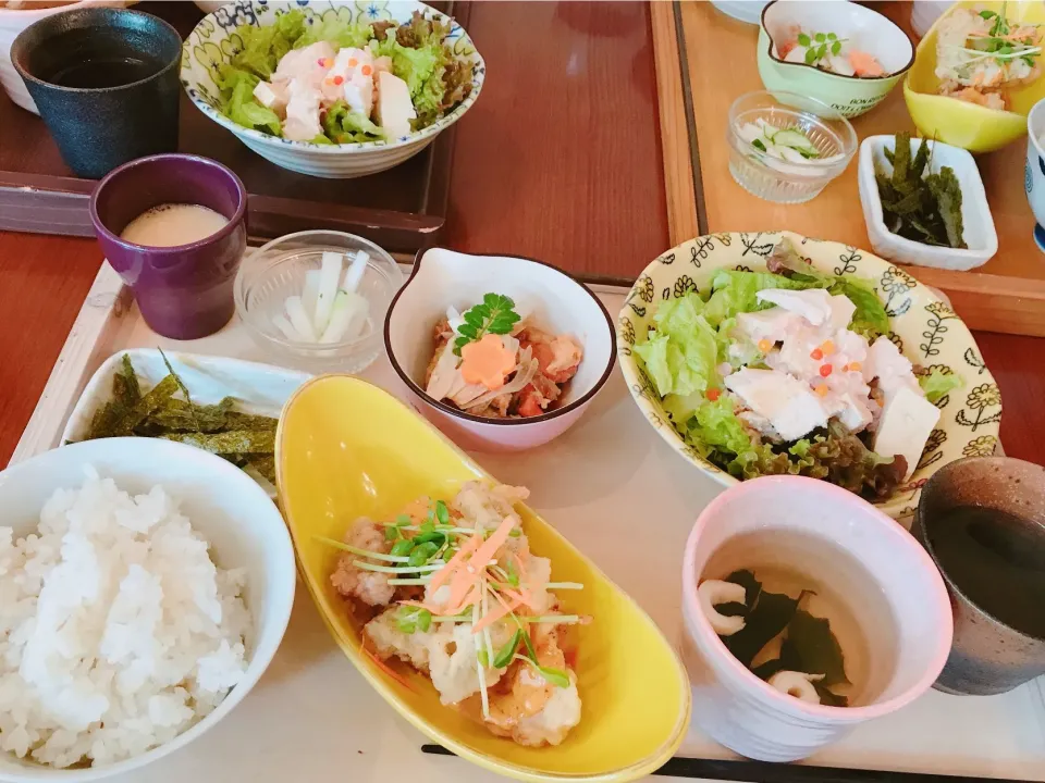 稚鮎と鮭の南蛮漬け
豚ヒレとフキの天ぷら
鶏肉と豆腐のサラダ|ちゃみこさん