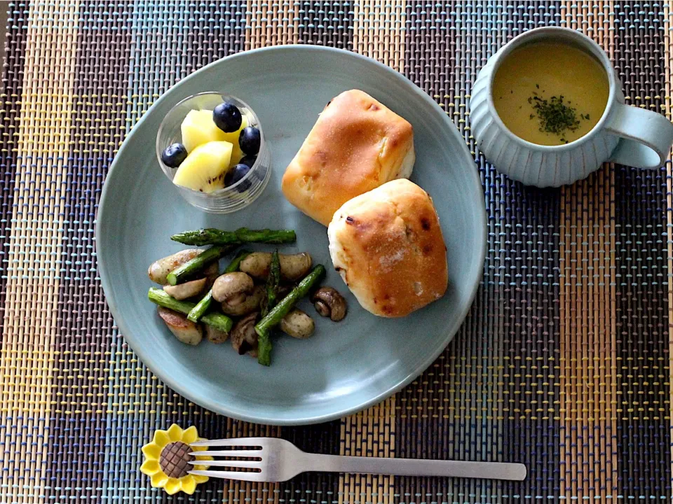 今日の朝ごはんは、塩昆布パン|sono.kさん