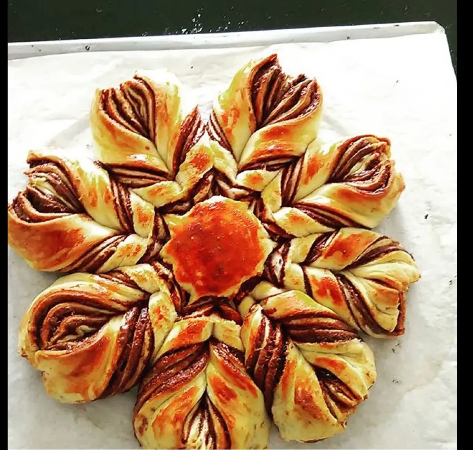 Nutella brioche star bread|Tess Worlandさん