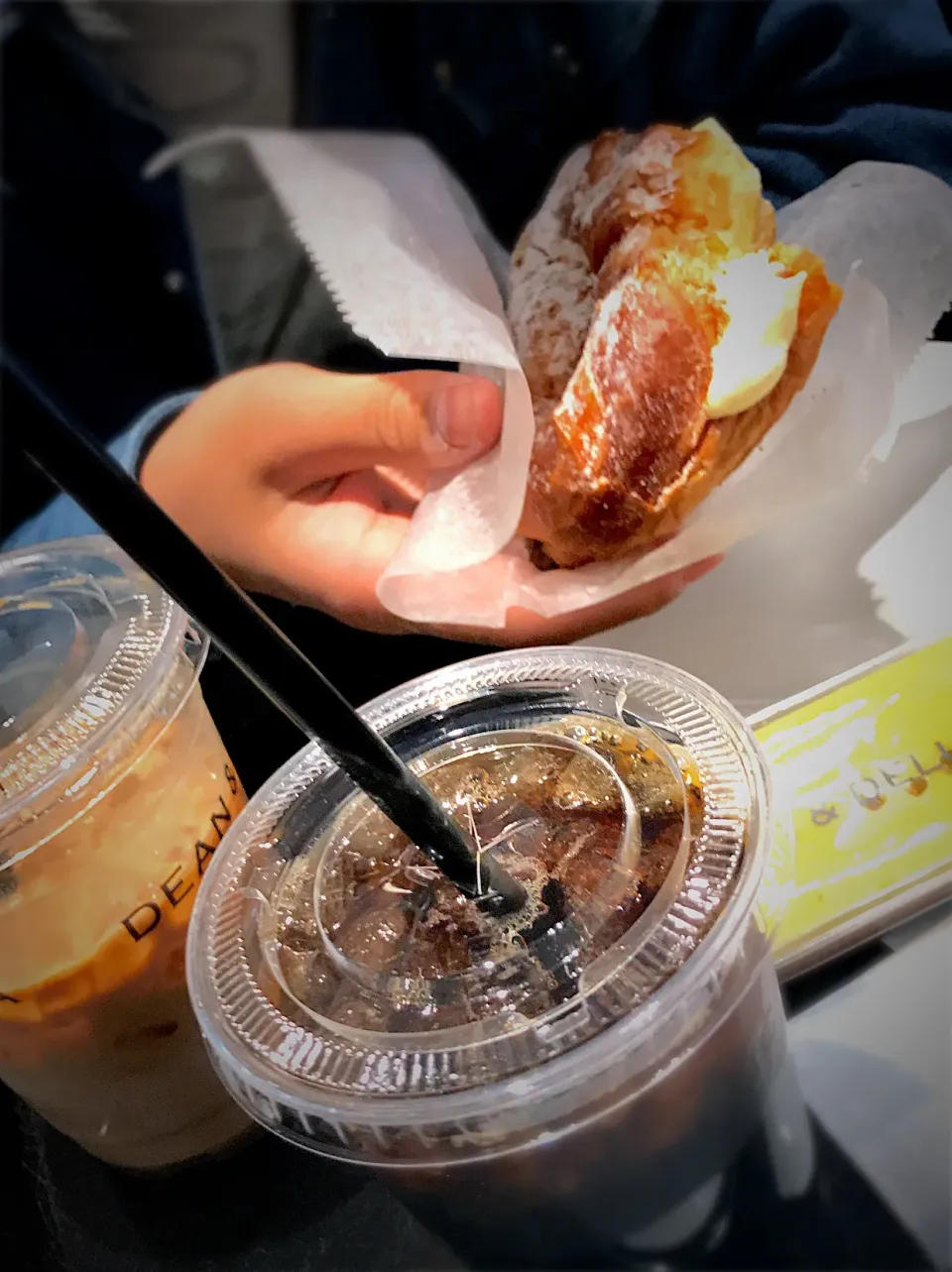 Snapdishの料理写真:コールドブリュー🥛カフェラテ  レモンクリームブリオッシュ🍩🍋  ピスタチオクリームバー|ch＊K*∀o(^^*)♪さん