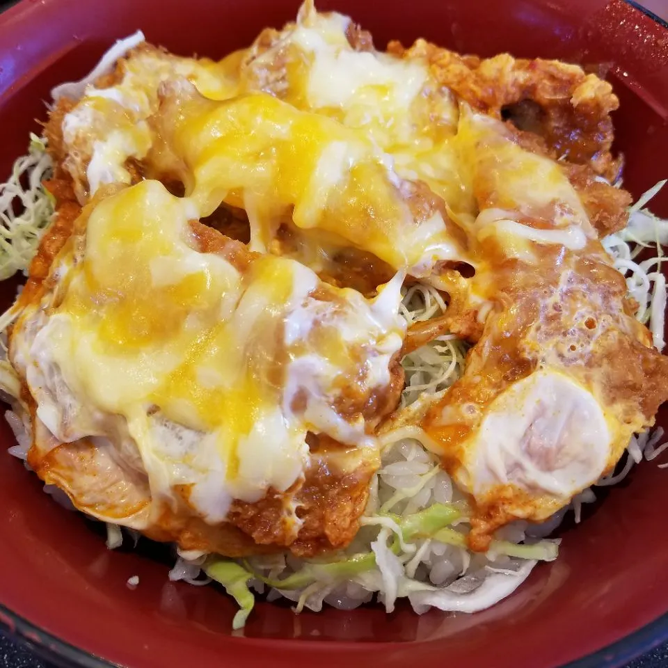 Snapdishの料理写真:チーズダッカルビかつ丼|nobさん