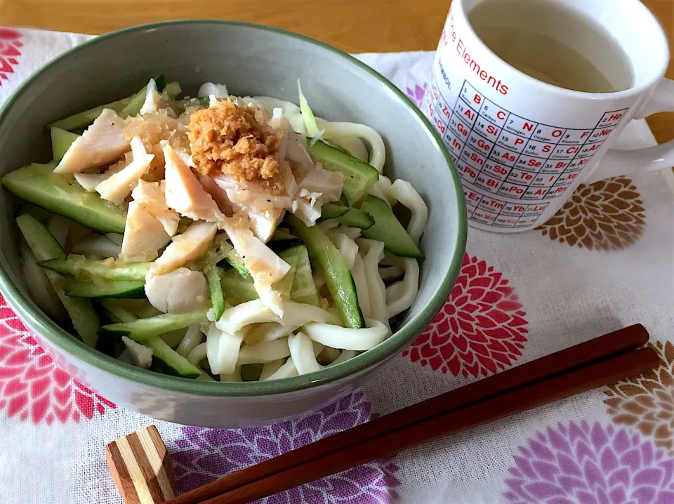 さっぱり美味しいサラダうどん。山わさびを添えて☆|あやさん