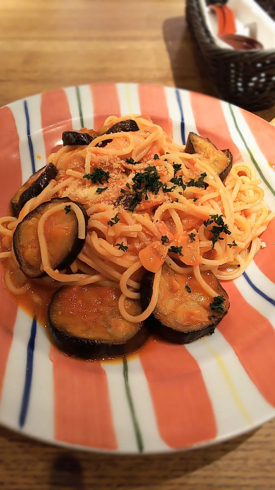 ベーコンととろとろ茄子のトマトパスタ|あもいさん