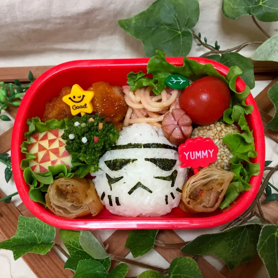 スターウォーズのストームトルーパー風おむすび弁当|tsumuchiさん