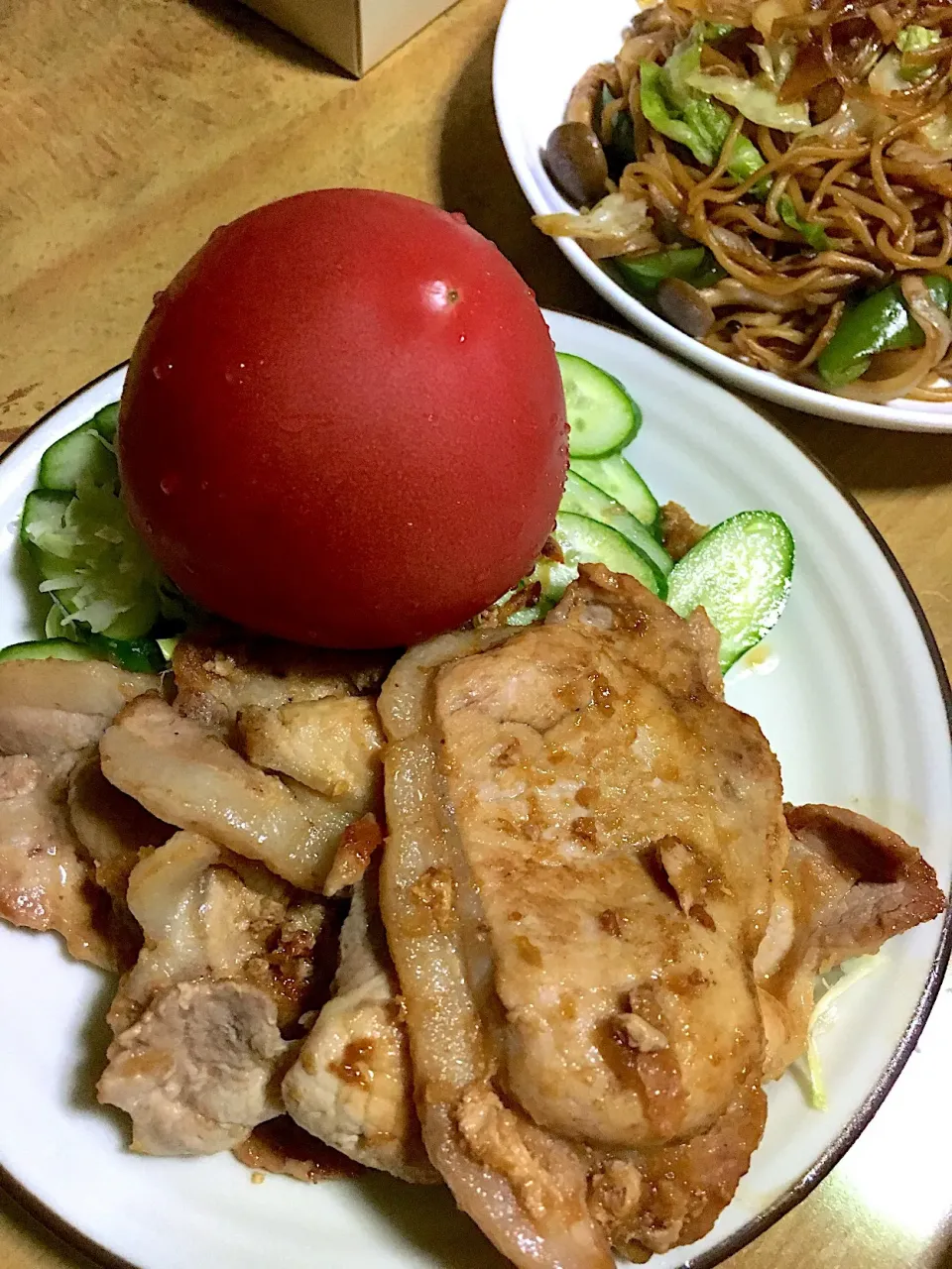 生姜焼き~にトマトどっかーん🍅😄❗️|Ayakoさん