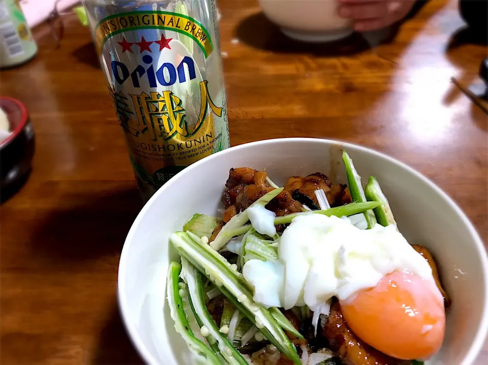 焼き鳥丼の温玉のせ|Shimoda Tohruさん