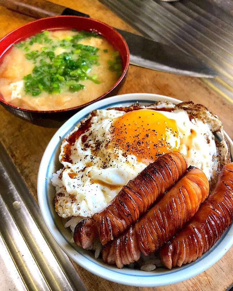 🍳ソーセージエッグ丼|ガク魁‼︎男飯さん