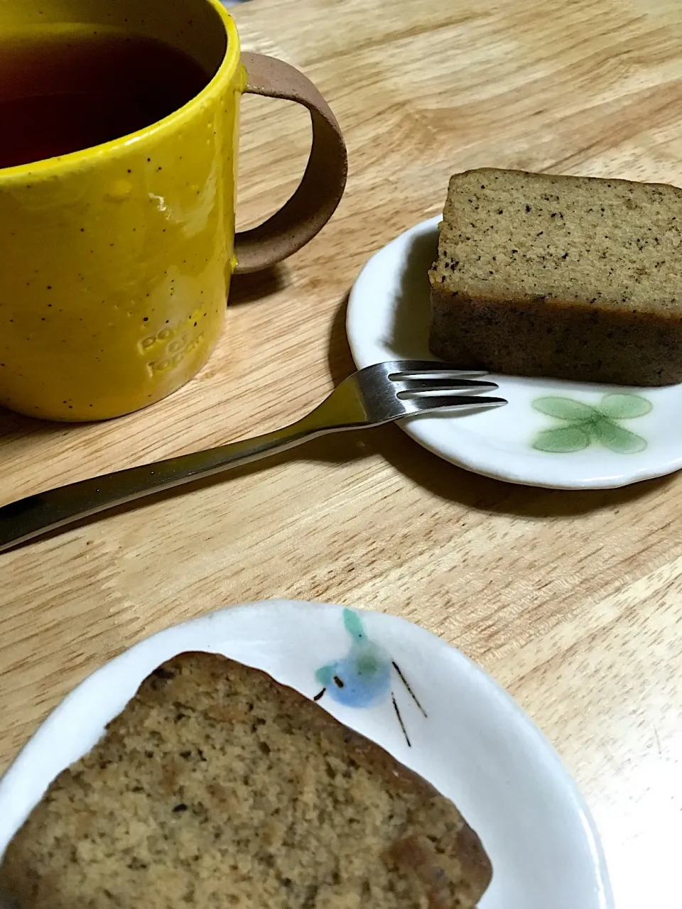 昨日のおやつ
紅茶とブランデーのパウンドケーキ＆ルイボスティー( ´͈ ᗨ `͈ )◞♡⃛|さくたえさん