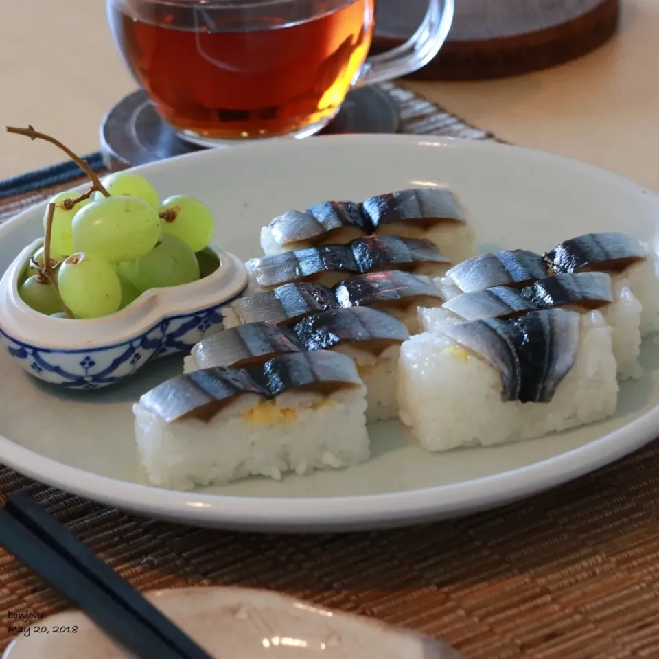 Snapdishの料理写真:秋刀魚と柚子の押飯|yasuko murakamiさん