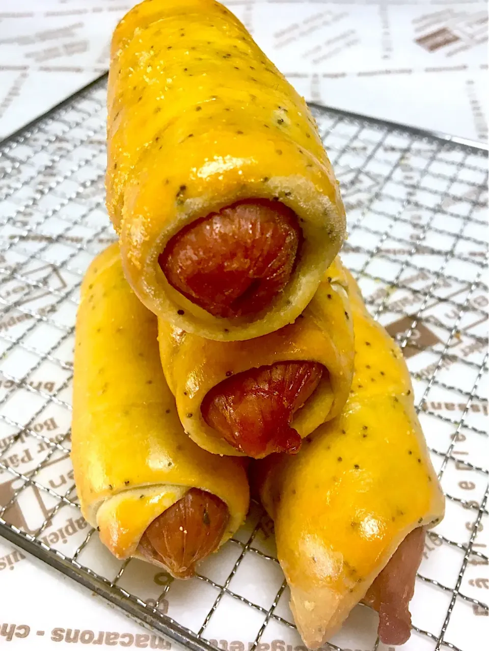 Portable Breakfast:
 Pork Sausage Rollups w/Poppy Seed|gonbenさん