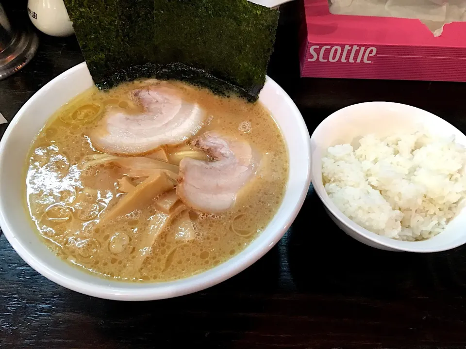 ラーメン|しのぶさん