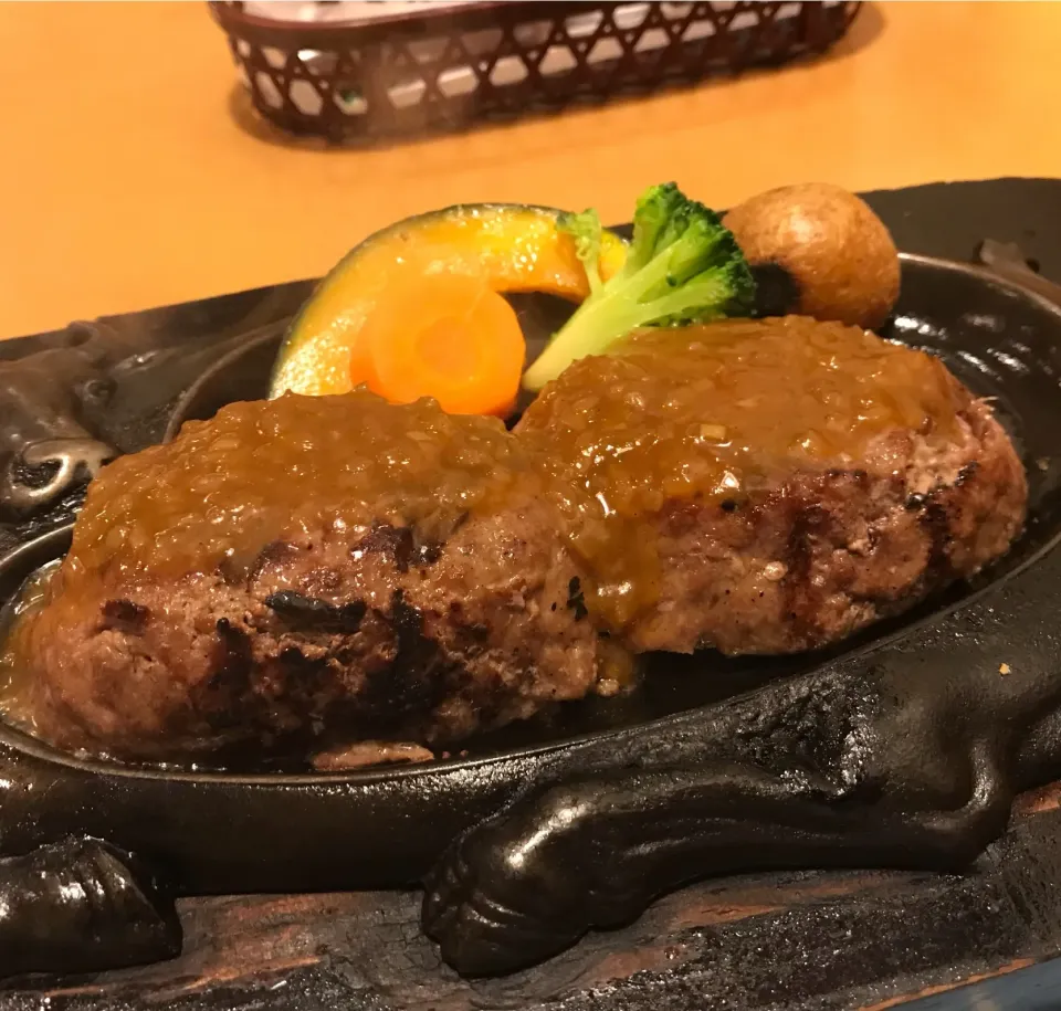 Snapdishの料理写真:げんこつハンバーグランチ✊|buhizouさん