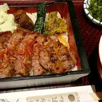 Snapdishの料理写真:伊達の牛タン
牛タンステーキ重
 #池袋
 #宮城ふるさと|mayuさん