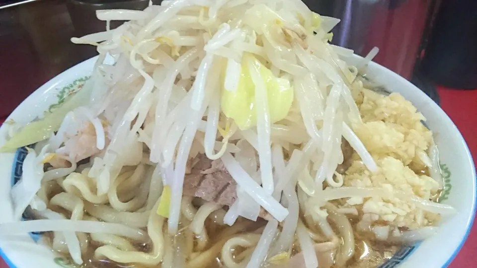 Snapdishの料理写真:二郎目黒店 の 小豚ラーメン＋ヤサイ＋ニンニク―アブラ少なめ ＠目黒18080|大脇さん