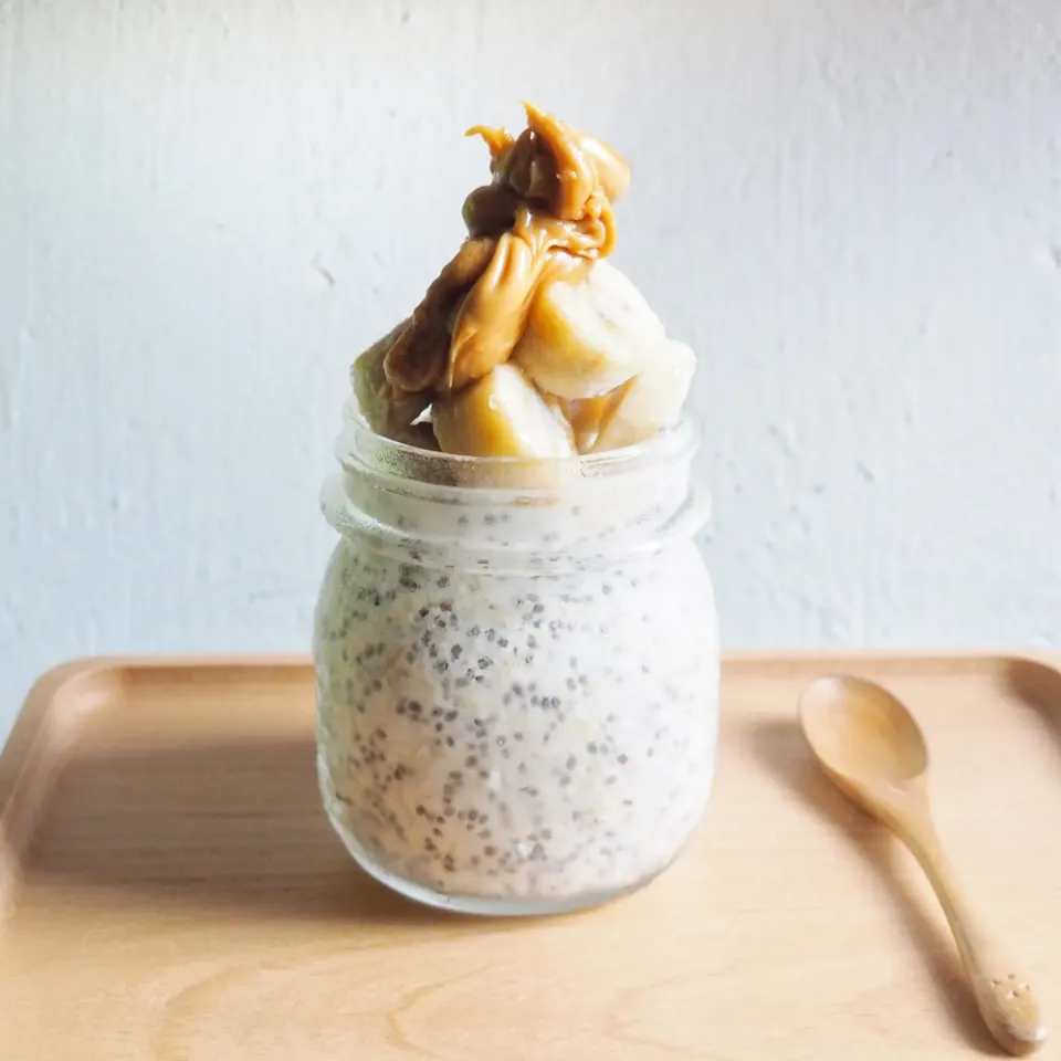 Overnight chia seed & oatmeal with banana & peanut butter|Misstyさん