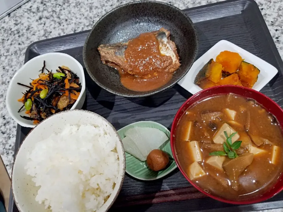 ・鯖のクルミ味噌煮
・ひじきの煮物
・南瓜の煮物
・茸汁
・香物|あぁちゃんさん