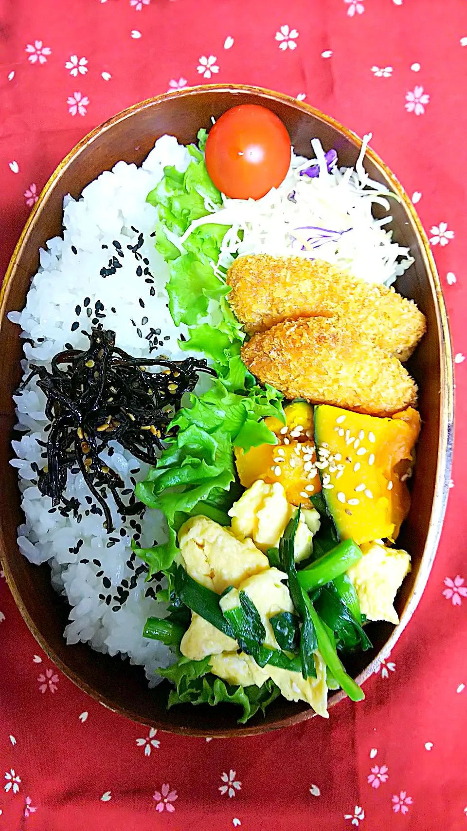 夫お弁当🎵
 #カボチャの煮物 #ニラ玉 #白身魚のフライ|かねしろ食堂さん