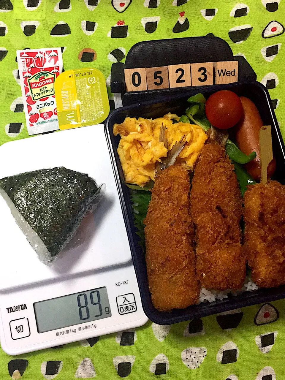 Snapdishの料理写真:5月23日の中2野球部の体育会後給食が休みのため、お弁当♪と、食べる時間を与えてもらえるか不明な補食おにぎり♪|ごっちさん