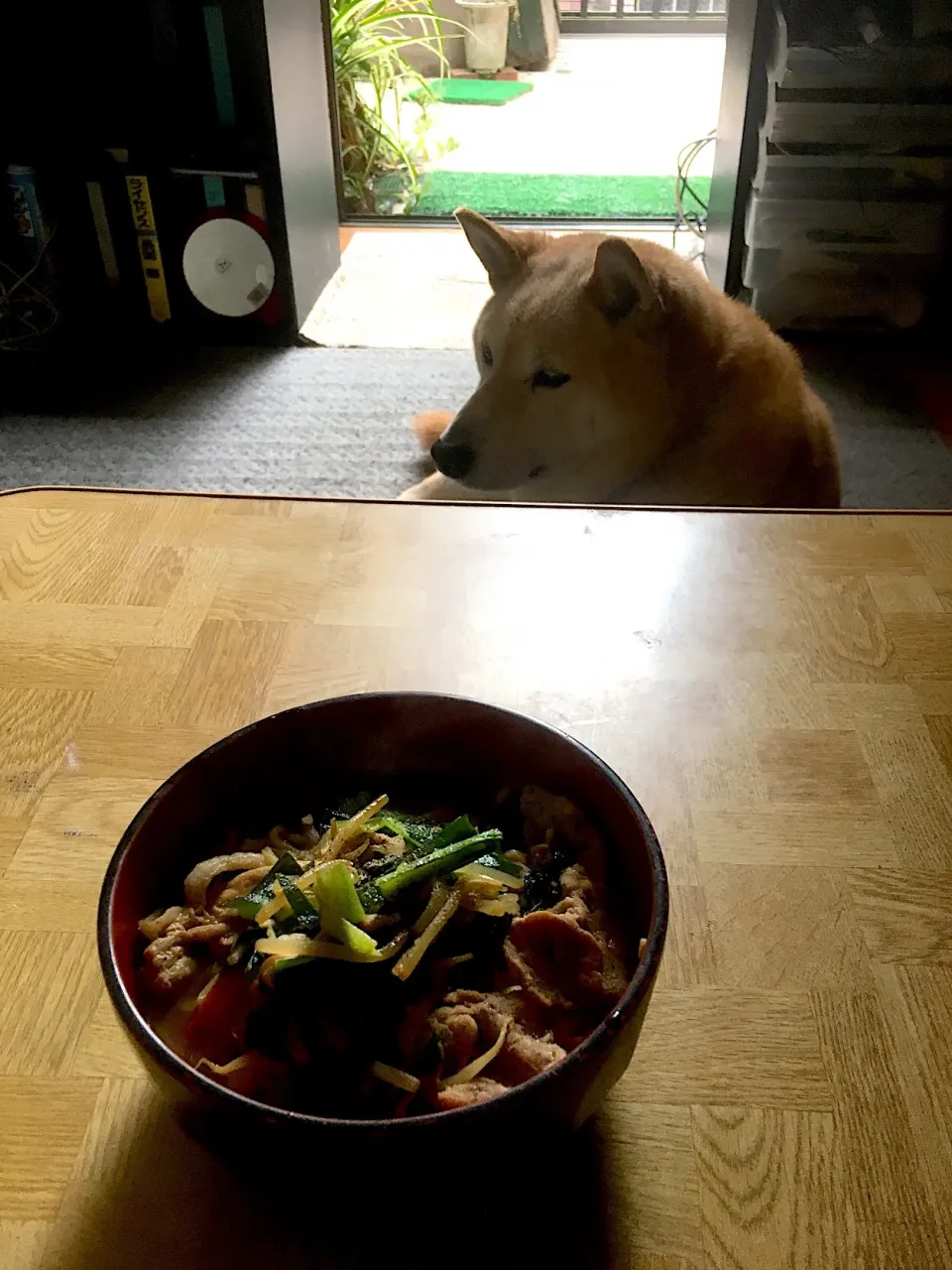 Snapdishの料理写真:サッポロ一番醤油ラーメンで夜勤明けスタミナラーメン|Tarou  Masayukiさん